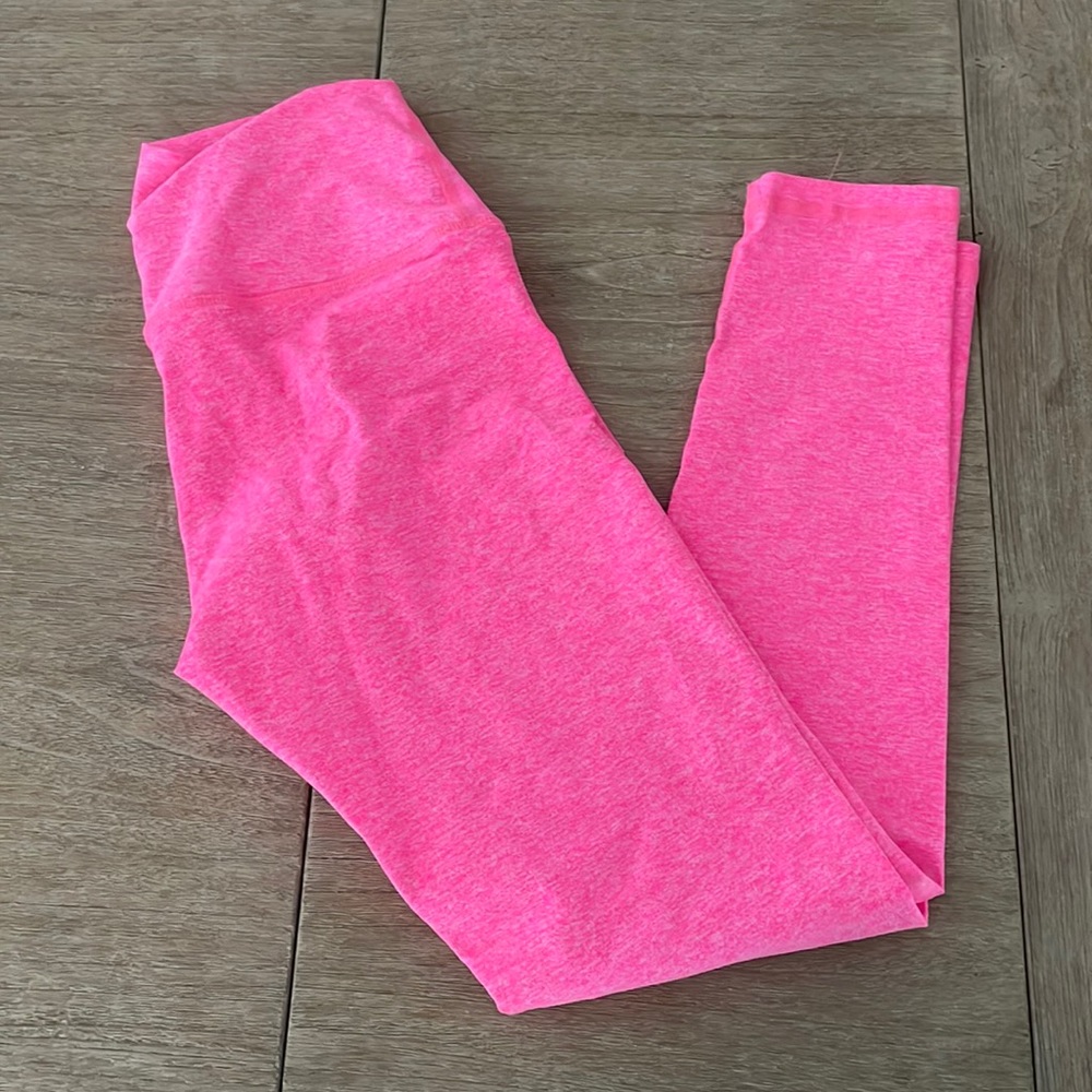 leo leggings